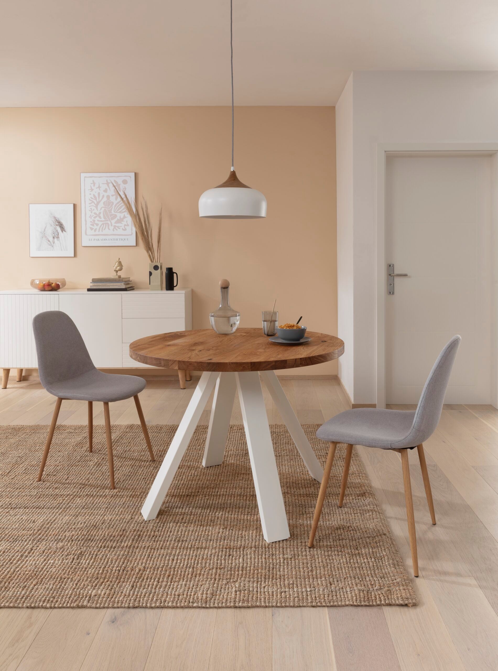 NEO – Dining table round V frame