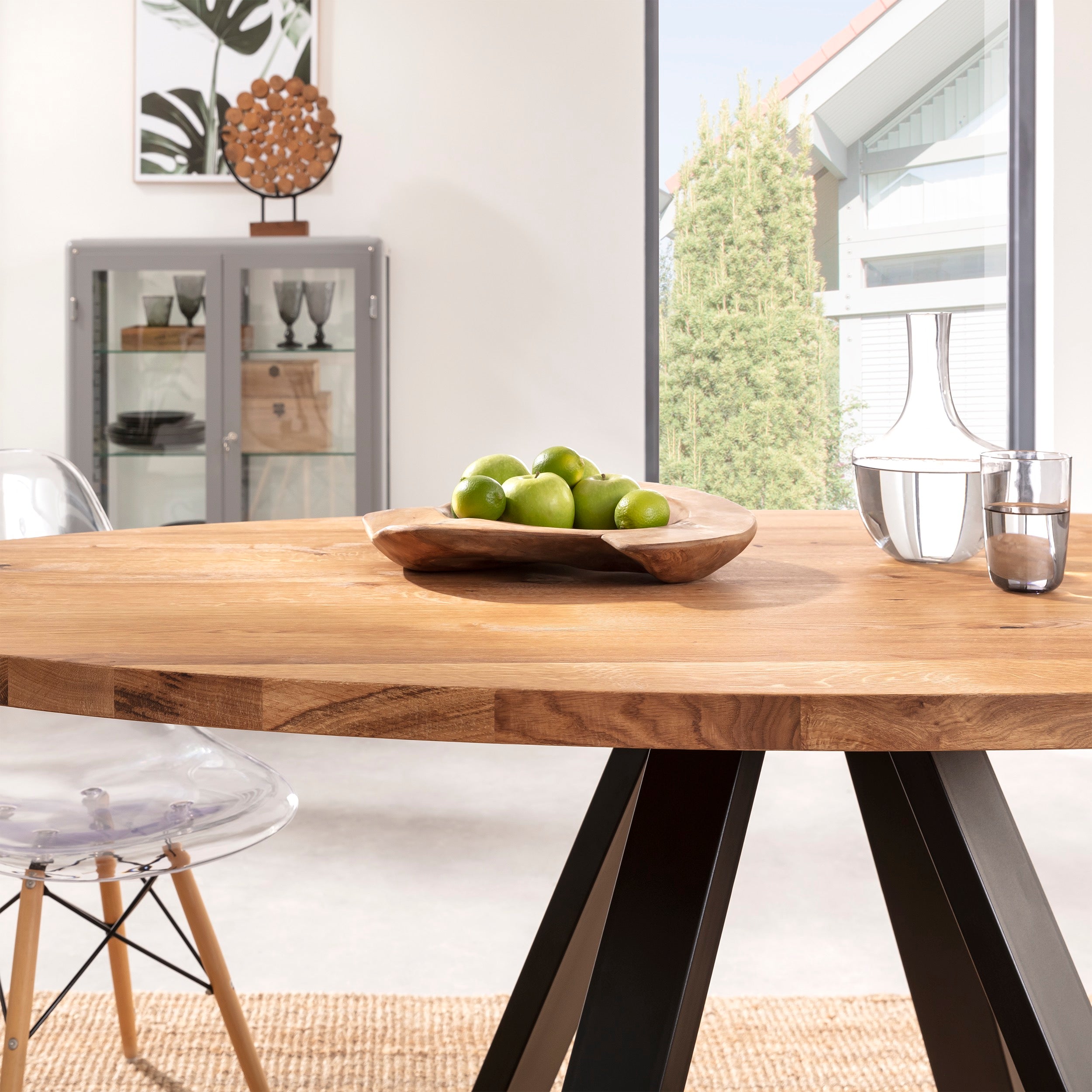 NEO – Dining table round V frame